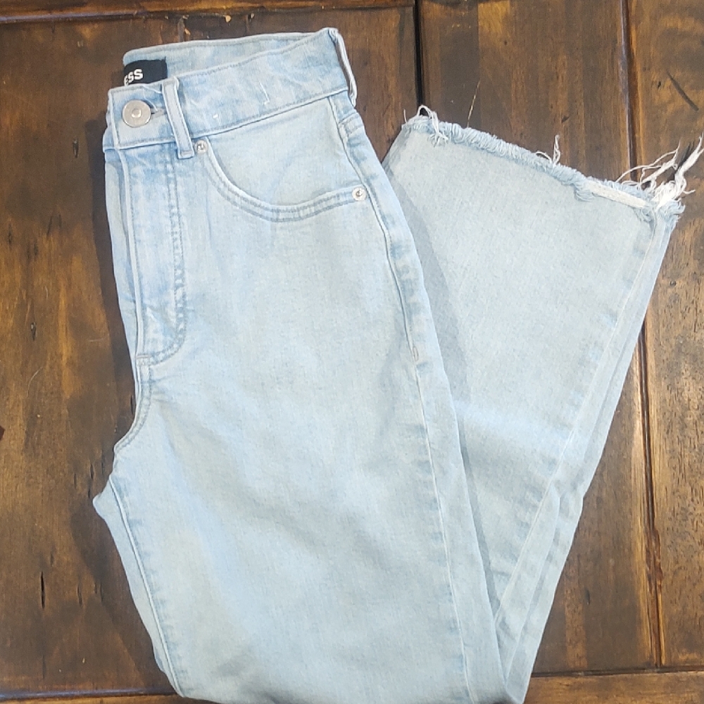 Express Light Wash Cropped Jeans